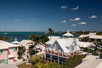 Image de Exceptional Villa With Private Harbourfront Dock