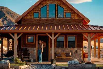 Image de Cozy Cabin for Couple Getaways-4 min to Hot Springs-Central to Utah's Mighty 5