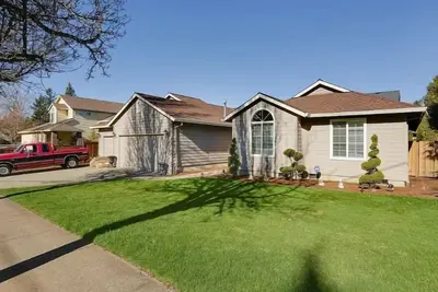 Image de Beautiful Home In The City #1