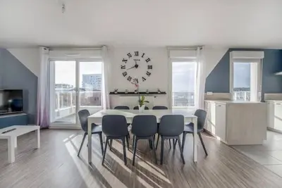 Image de Beautiful 3 bedroom apartment 40 minutes from Paris. \n\n