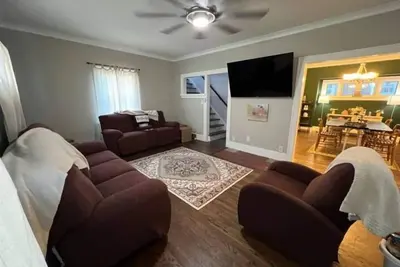 Image de Cozy 3br farmhouse retreat with fenced back yard