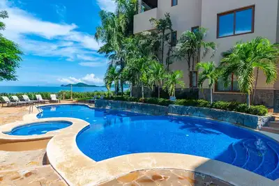 Image de Playa Hermosa Beachfront 3br Condo • Ocean View • Pool Access • 2nd Floor • Sol y Mar 4b