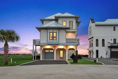 Private Beach Neighborhood | Pool | Sleeps 12