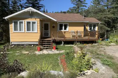 Image de Beau Chalet. Bord De L’Eau. 4 Saisons. Chertsey, LANAUDIÈRE, Canada, QUÉBEC Citq303469