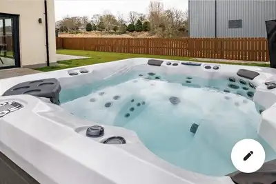 Image de Luxury stay with hot tub in North East Scotland! Games room & outdoor fire pit!