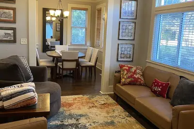 Image de Cute Near Historic District House