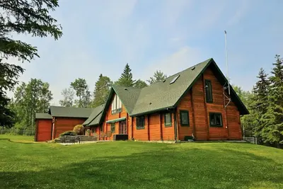 Image de (Rare Waterfront) Stunning Private Lakefront Lodge - Sleeps 16