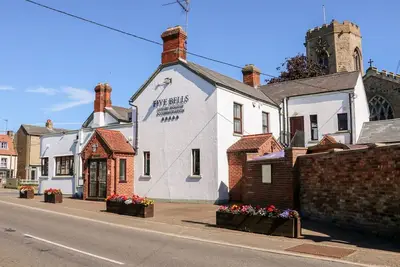 Image de The Five Bells Inn, character holiday cottage, with hot tub in Upwell