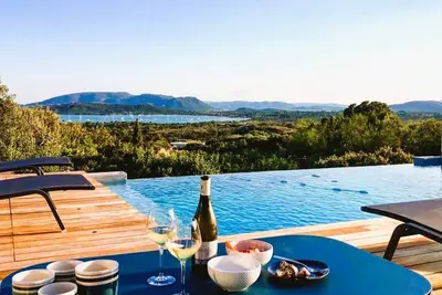 Image de Villa Arazu, 10 pers, piscine chauffée, vue mer, 15 mn à pieds plage
