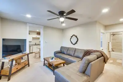 Image de Smart Tv + Central A/C! Stylish Logan Retreat