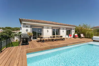 Image de Villa \"Le Golf St Thomas\" avec terrasses privées, piscine extérieure et Wi-Fi