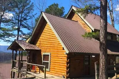 Chelle's Sanctuary: Free Attraction Tickets, Pet Friendly, Hot Tub, Fire Pit, & Great Views
