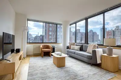 Image de Stellar Ues 2br w/ Elevator & Doorman, nr Transportation, by Blueground