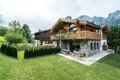 Image de Maison de vacances de luxe avec sauna et jardin