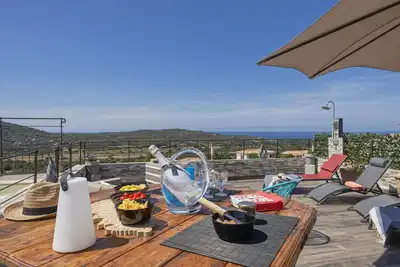 Image de Villa les 2f avec piscine et magnifique vue mer proche de la plage de Losari à Belgodère
