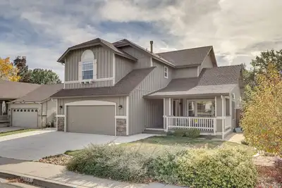 Image de 4 Mi to Downtown Reno: Family Retreat w/ Fireplace