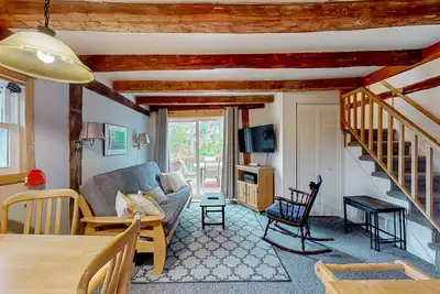 Image de 170 Year old countryside cottage with deck - Location near Devil's Lake