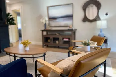 Image de Modern Retro Chic 3b\/2br House in Beaverton, Or