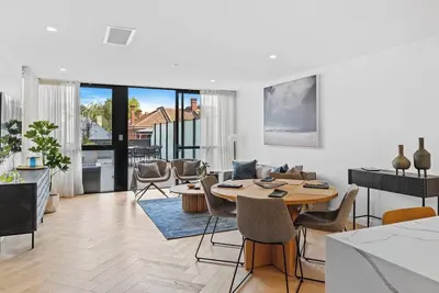 Image de Upscale Urban Designer with Large Terrace in Cbd