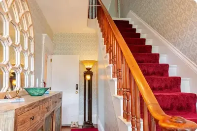 Image de Sleeps 5; Private Lux retreat. No shared spaces, No Kitchen.