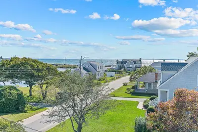 Lookout Point | Gorgeous 3 Bdr Cape Cod Home Steps from Beach!