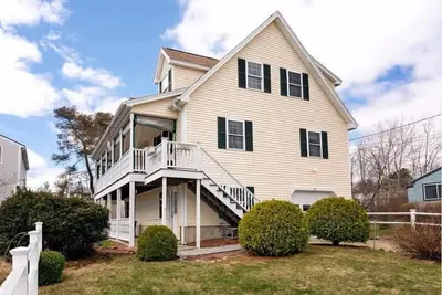 York Vacation Home Sleeps 14! Bring your family and Friends!