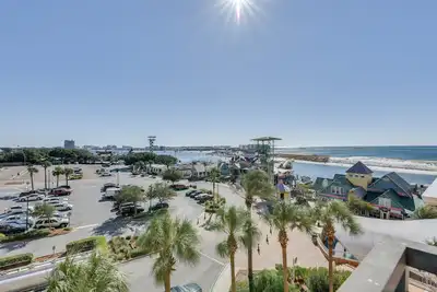 Image de Emerald Grande Condo: Beach, Marina & Ocean View