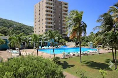 Image de Beach Ready Condo than 5 mins. away from your private beach and Margaritaville.