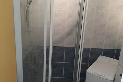 Appartement en résidence - En face de la plage des sables blancs à 50m