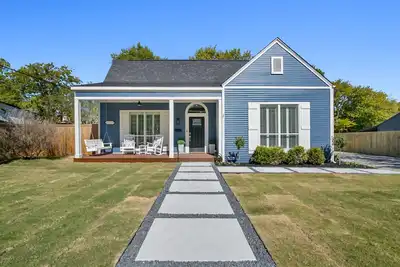 Luxury Home Stay Near Historic Downtown McKinney