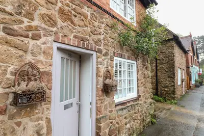 Image de 36 Main Street, pet friendly, with open fire in Ticknall