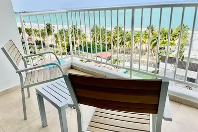 Image de Beachfront 1 bedroom facing ocean with balcony