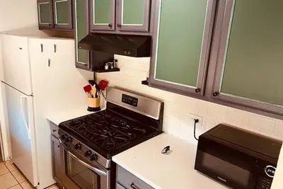 Image de Pet Friendly Retro Oasis in Central Park/Park Hill. 2 bd w/dedicated work space