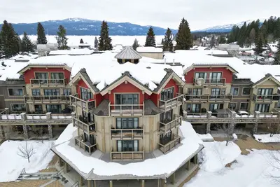 Image de Alpine Penthouse - In the Heart of Downtown McCall