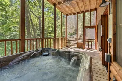 Image de Margaret Hollow (2-Bedroom Cabin) with Mountain view - Pets Allowed by RedAwning