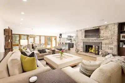 Private, Ski- In Mega Chalet