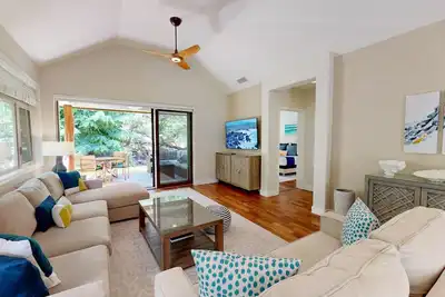 Image de ❤️PiH❤️ Coco Cabana ~ Hilton Pool & Waterslide Passes ★ Newly Decorated ★ Bikes