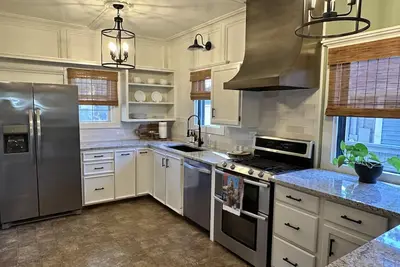 Image de Charming Midtown Bungalow