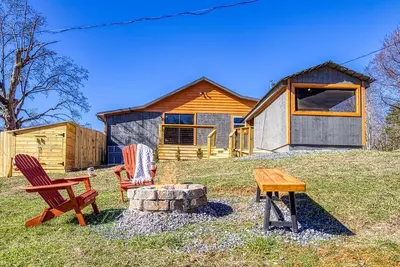 Image de Country Cabin• Fence Area for Dogs• Hot Tub• Games