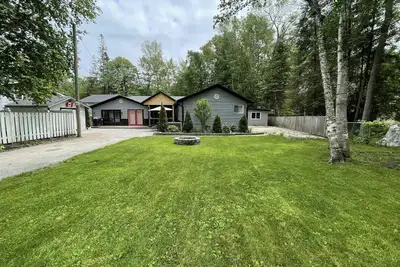 Image de 2 min walk to the beach