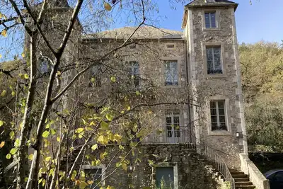 Image de Moulin Transformé en Château au Coeur du Lot. Parc et Rivière Dans la Propriété