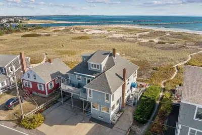 Image de Beachfront Retreat with Breathtaking Views