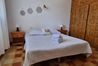 Image de Dessus de villa avec piscine à 10mn de Calvi. Au calme de la campagne