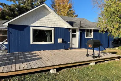 Image de Swimming, Snowmobiling, Serenity! Lakefront Cottage on Big Manistique Lake