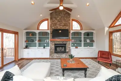 Image de 5 min from slopes. Luxury Wintergreen Mt Home + All the Amenities!
