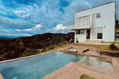 Image de Casa de Campo Tipo Chalet con Jacuzzi y Piscina, Expectacular Vista al Atardecer