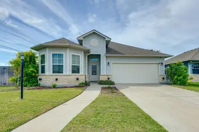 Image de Charming Fulton Retreat < 1 Mi to Ocean & Pier!