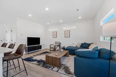 Image de Dog Parks • Museums • Walking and Biking Trails