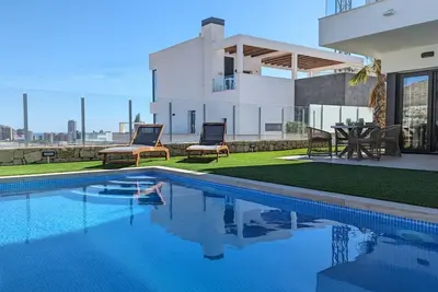 Image de Panoramic pool & mountains house