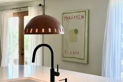 Image de Sleek 2bd Saguaro National Park – Outdoor fireplace, just 30 mins from dt Tuc!